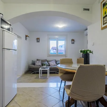Nyaraló House Nancy Vinišće